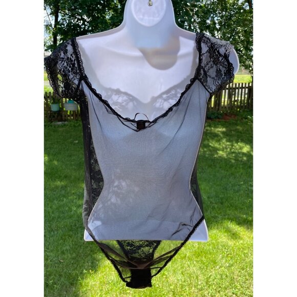 Vintage Victoria's Secret Black Lace & Mesh Bodysuit L/G High Cut  Unlined Thong - Picture 3 of 6